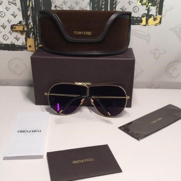 NEW AUTHENTIC Tom Ford Gold and Black Women\'s Sunglasses TF1158 30A main image 9